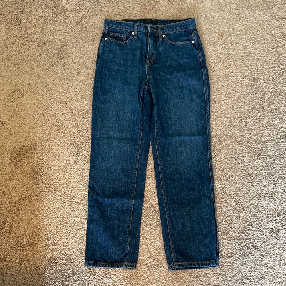 Banana Republic Factory high rise straight jeans; size 6